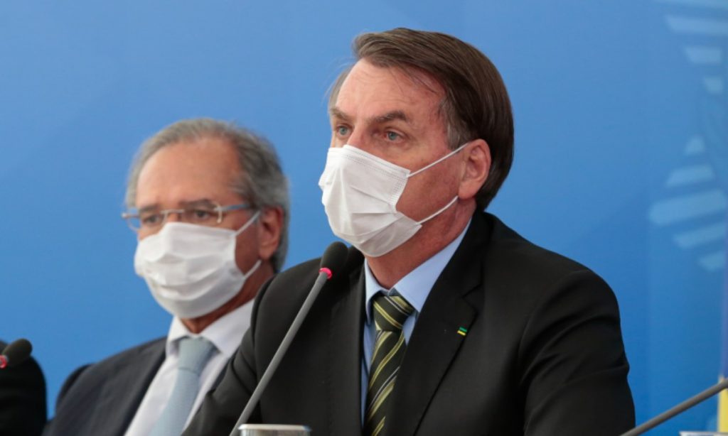 Coronavírus: Bolsonaro permite adiamento de contrato de trabalho e salários por 4 meses